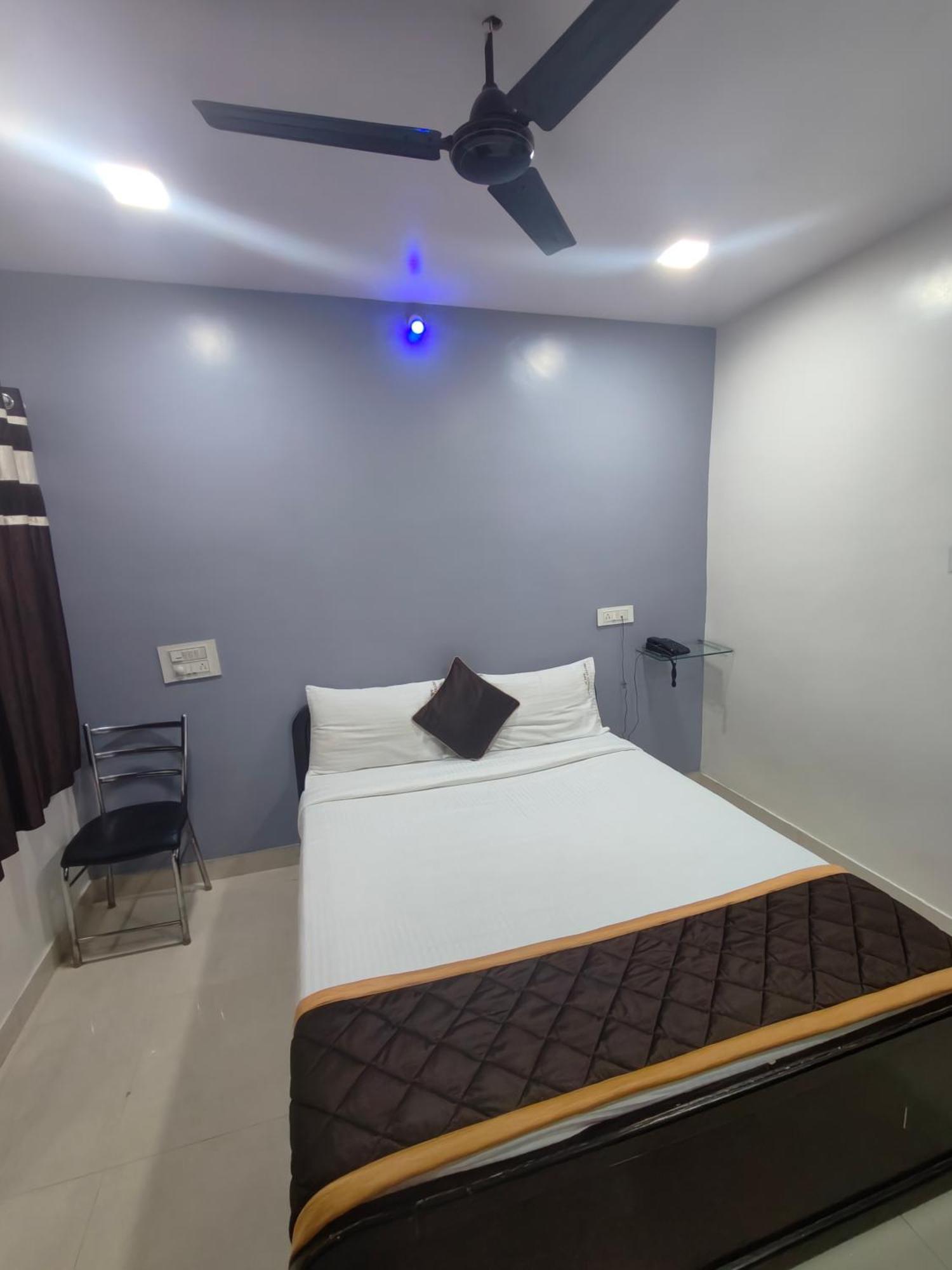 Hotel Golden Arch Bangalore Exteriör bild